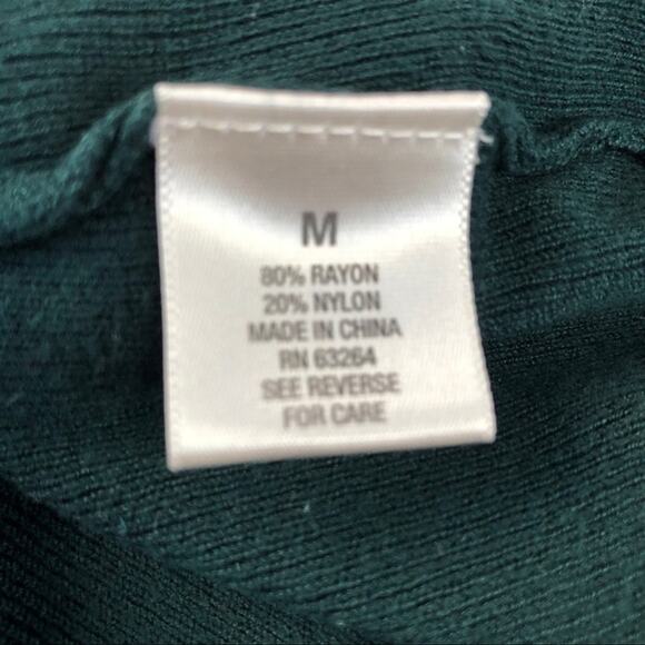 Dressbarn Round Neck 3/4 Length Fitted Dark Green Sweater Size Medium - Picture 8 of 13